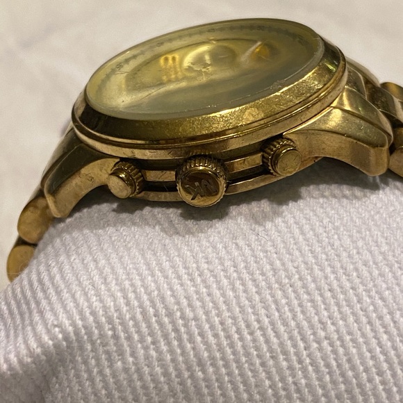 Watch - Picture 4 of 5